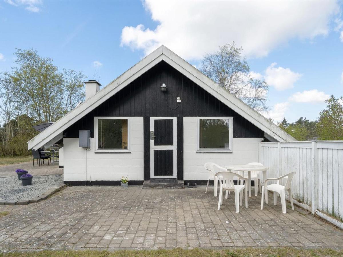 Holiday Home Arnfin - 160M From The Sea In Lolland- Falster And Mon By Interhome Рёдбю Экстерьер фото